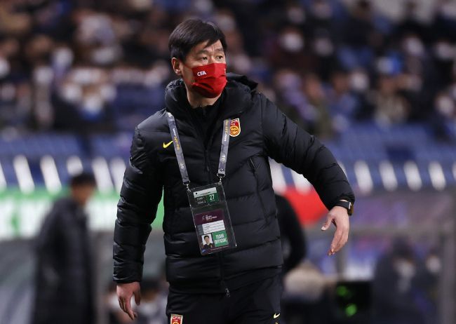 此前有多家意媒称罗马、米兰有意租借查洛巴，但根据FIFA新规，切尔西已无法外租球员。